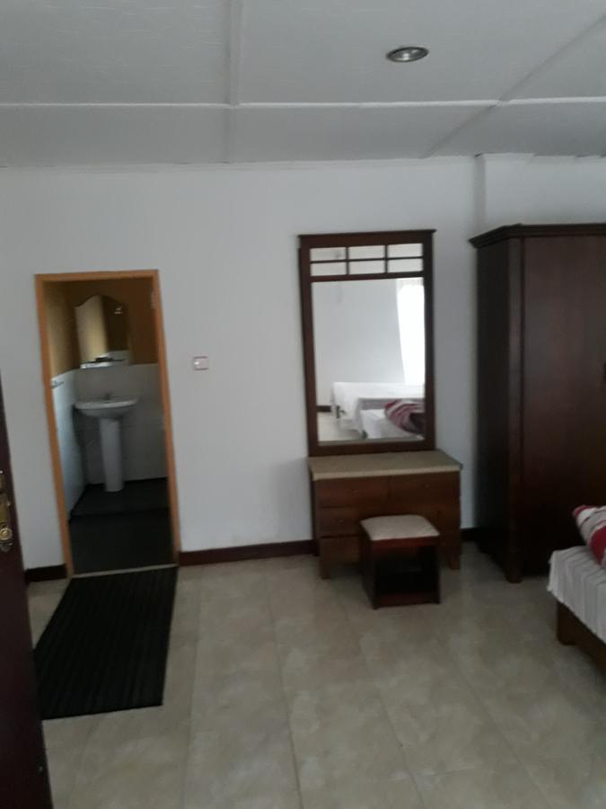Rainyfreindz Hotel Нувара Елия Екстериор снимка