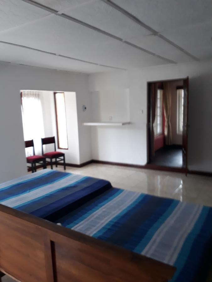 Rainyfreindz Hotel Нувара Елия Екстериор снимка